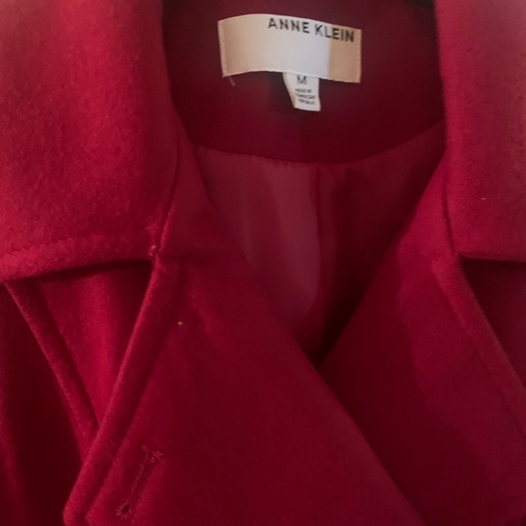 ANNE KLEIN LADIES MAROON COAT. - Picture 3 of 5